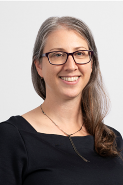Raewyn Fisher headshot (1)